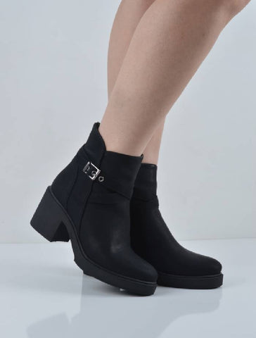 Siyah Süet Kare Topuklu Kısa Bot