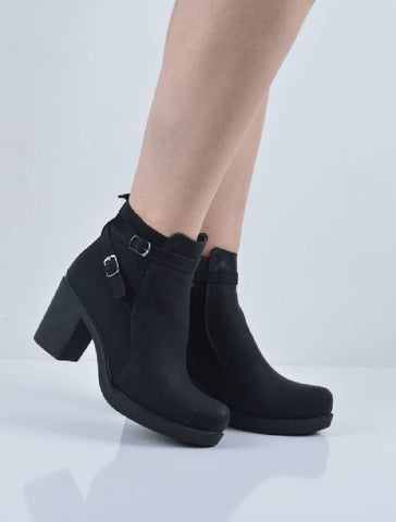 Siyah Süet Kare Topuklu Kısa Bot