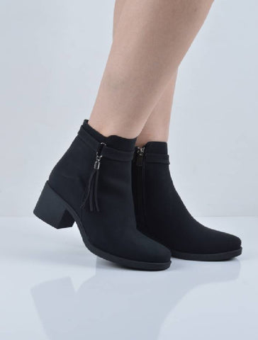 Siyah Süet Kare Topuklu Kısa Bot