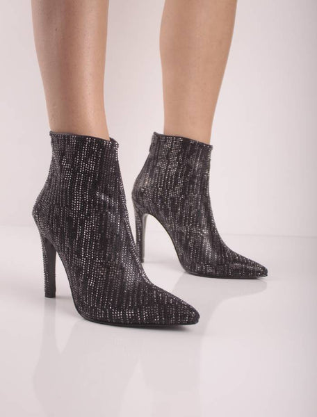 İnce Topuklu Taşlı Kısa Çizme